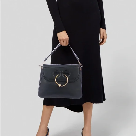 Black shoulder messenger bag - Picture 2 of 16